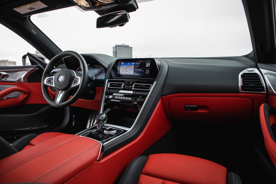 Торпедо BMW M850i xDrive Gran Coupe (G16) 2019 года  (NA) (фото 17 из 35)